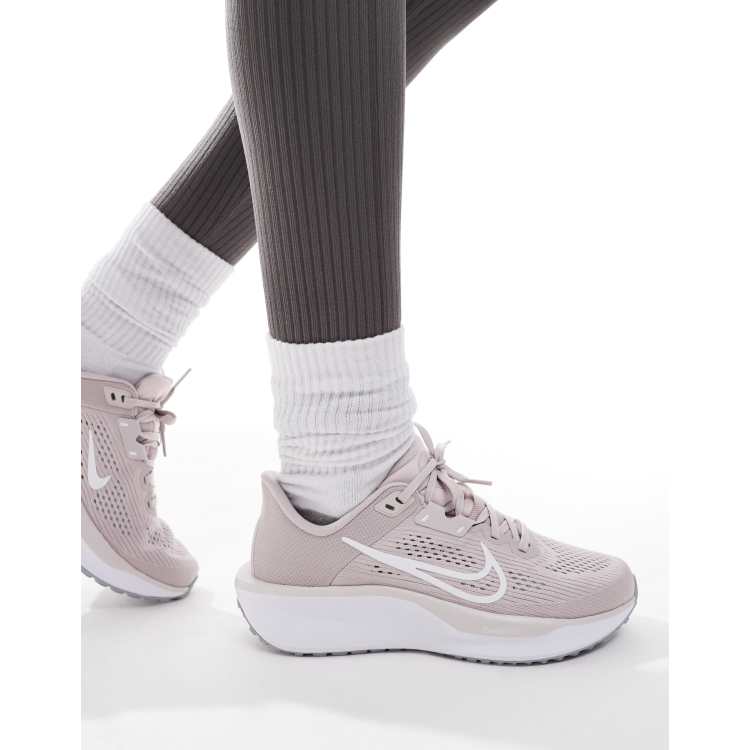 Nike Running Quest sneakers in light pink and white ASOS