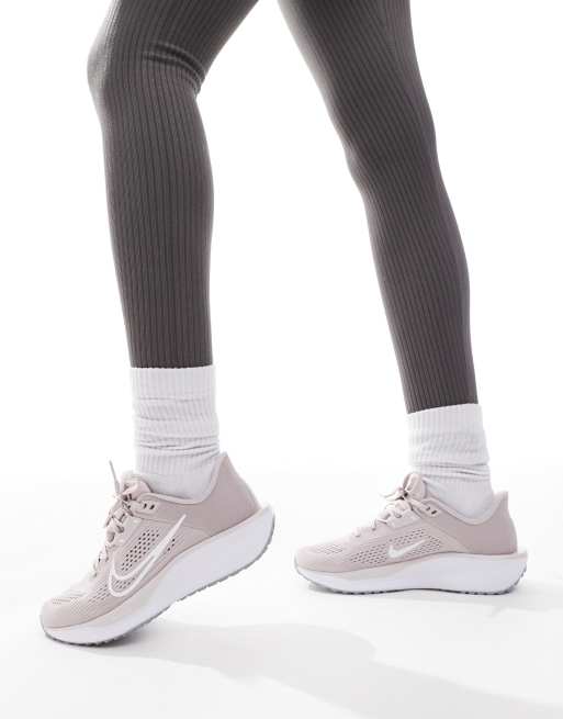 Nike Running Quest 6 sneakers in light pink and white