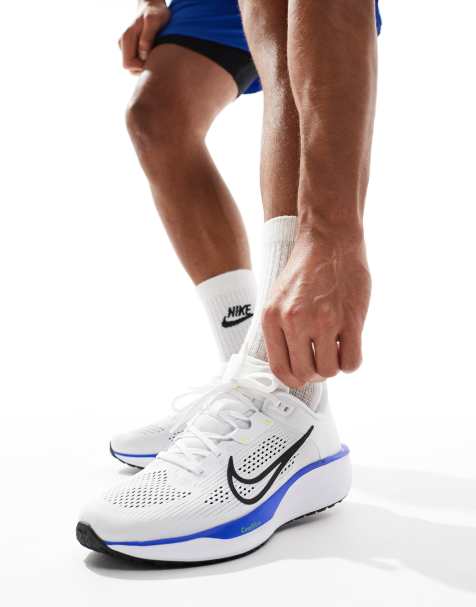 Nike Running Quest 6 sneakers in white and blue - view 1
