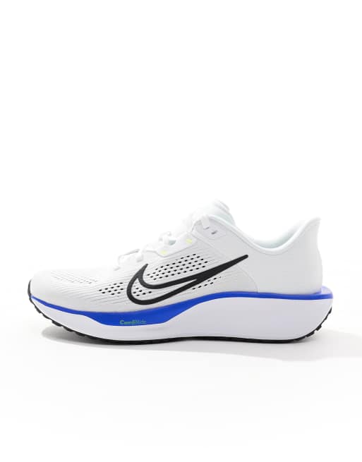 Nike Running Quest 6 sneakers in white and blue, 2 of 5