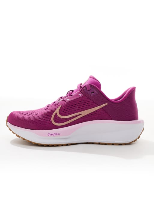 Nike Running Quest 6 Sneakers viola e bianche ASOS