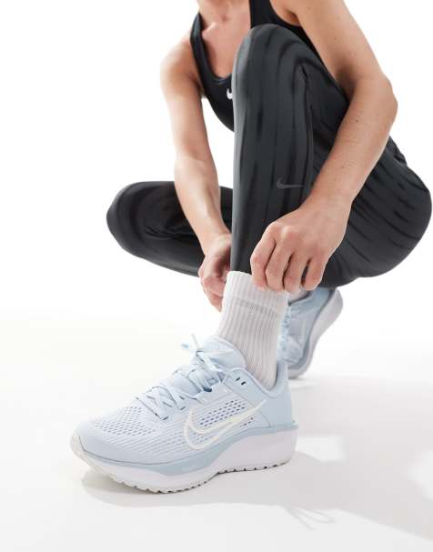 Nike Running Quest 6 trainers in blue and white - view 1