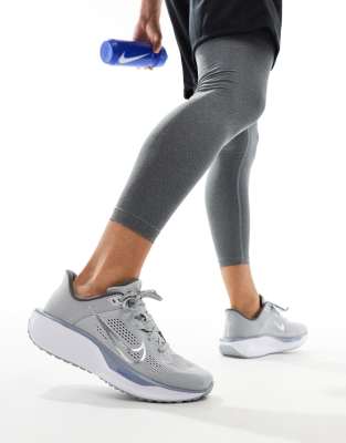 Nike Running Nike Running Quest 6 trainers in grey and white