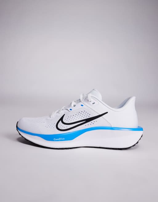 Nike Running Quest 6 trainers in white and blue, 2 of 5