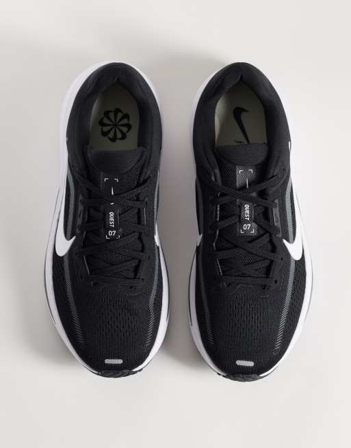 Nike Running Quest 7 trainers in black and white, 2 of 5