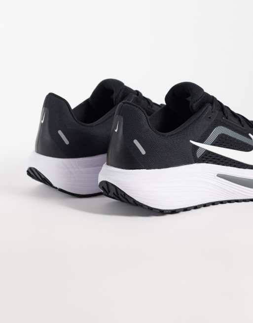 Nike Running Quest 7 trainers in black and white, 5 of 5