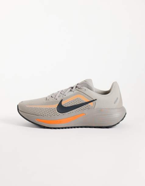 Nike Running Quest 7 trainers in grey - view 1