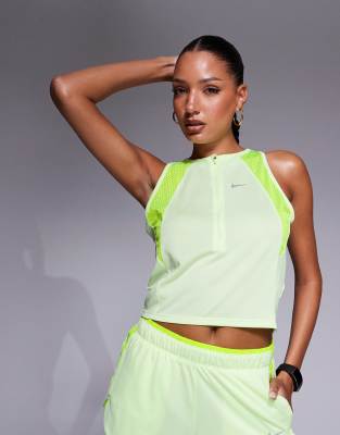 Nike Running – Race Series Dri-FIT – Singlet-Trägertop in Limettengrün - view 1