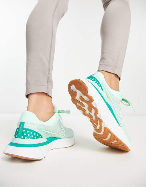 Evalueerbaar Korting Janice Nike Running React Infinity Run 3 Flyknit trainers in mint green | ASOS