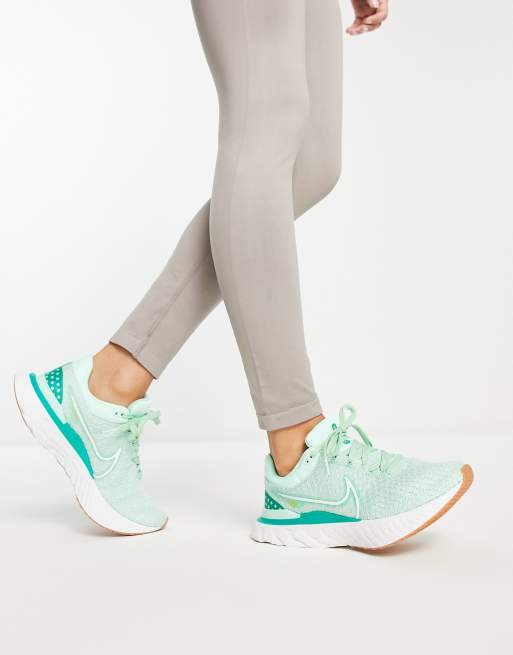 Green nike ladies on sale trainers