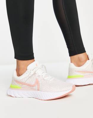 Nike Running - React Infinity Run Flyknit 3 - Sneaker in Weiß