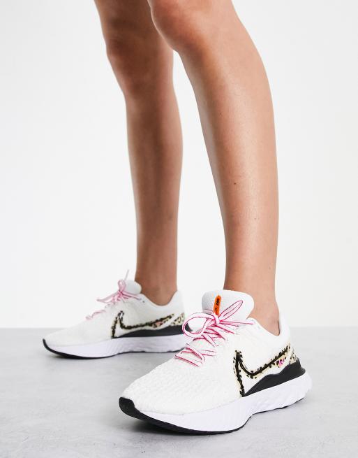 Nike store leopardate running