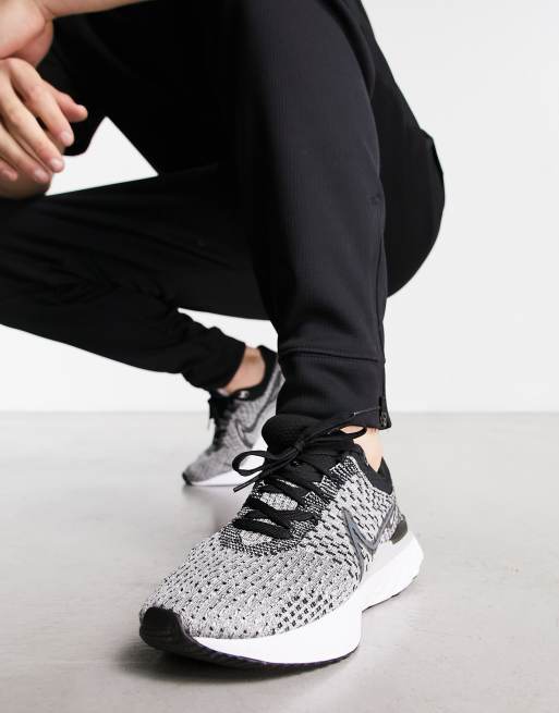 Nike Running React Infinity Run Flyknit 3 sneakers in gray