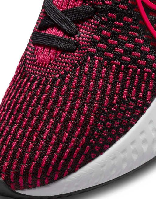 Nike Running React Infinity Run Flyknit 3 sneakers in siren red/black, 3 of 4