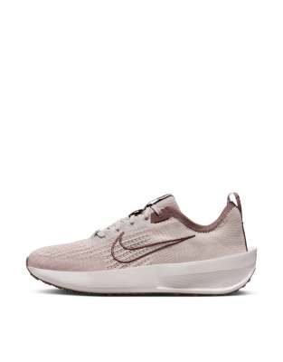 React Infinity Run Flyknit sneaker in light pink-Black