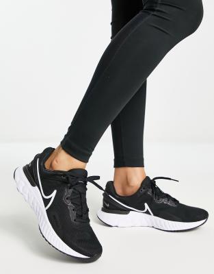 nike running react miler trainers