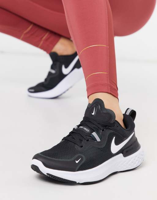 Nike Running React Miler Sneaker in Schwarz