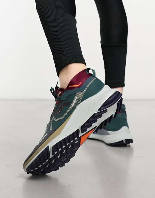 Nike Running - React Pegasus Trail 4 Gore-TEX - Sneakers kaki e rosso granata, 2 di 4