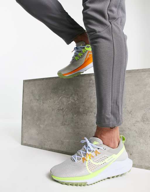Nike Running - React Pegasus Trail 4 - Sneakers color pietra/volt