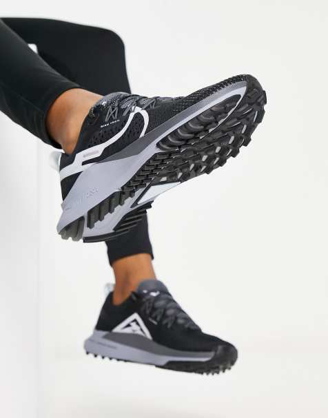 Ladies black and white cheap nike trainers