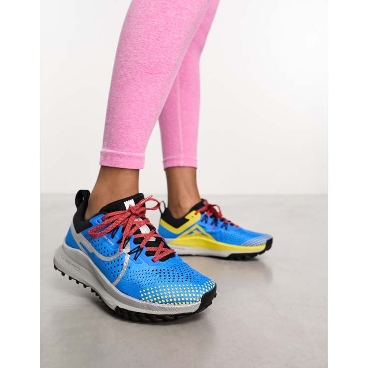 Blue and yellow hot sale nike running shoes