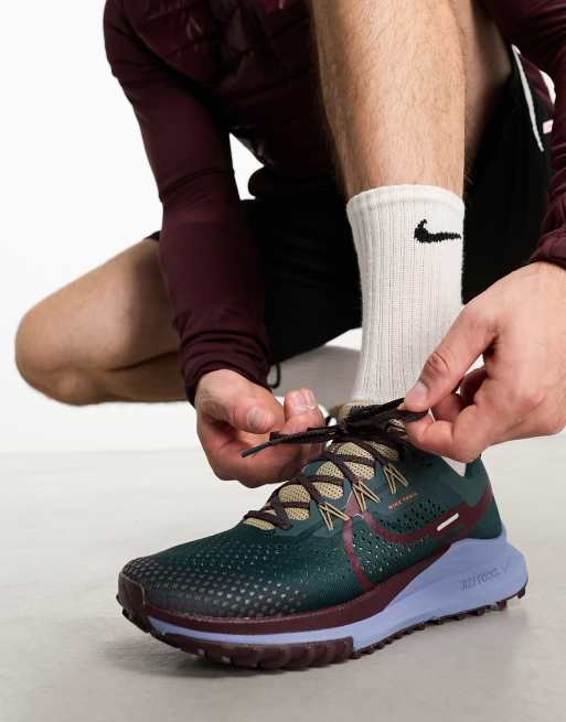 Nike pegasus hot sale maroon