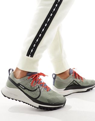 Nike Running React Pegasus Trail 4 trainers in khaki