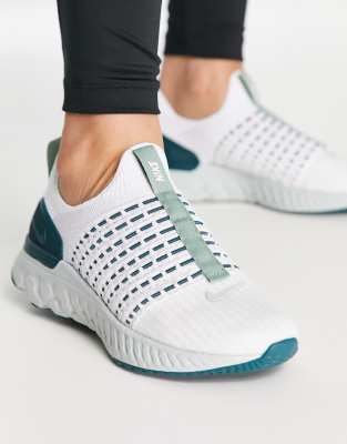 women's react phantom run flyknit 2 running shoe