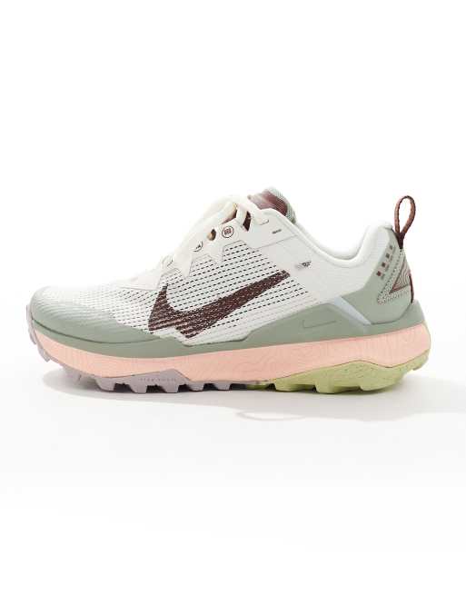 Nike Running React Wildhorse 8 trainers in white and green | ASOS