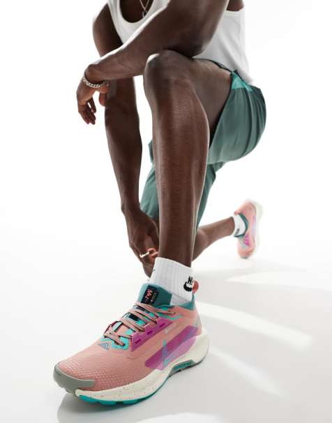 Nike Running - ReactX Pegasus Trail 5 GORE-TEX - Sneakers i rød og lilla - view 1