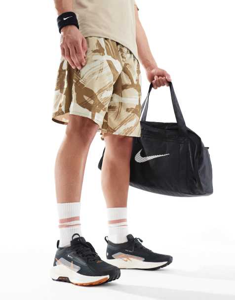 Nike Running – ReactX Pegasus Trail 5 – GORE-TEX – Svarta och orange sneakers - view 1