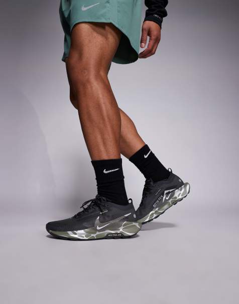 Nike Running ReactX Pegasus Trail 5 GORE-TEX trainers in black and green - view 1