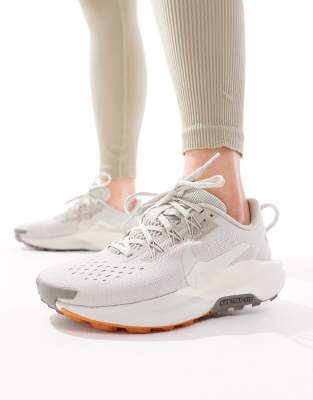 Nike Running - ReactX Pegasus Trail 5 - Lauf-Sneaker in Beige und Grau-Neutral