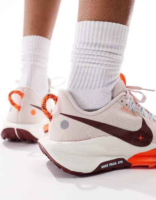 Nike Running ReactX Pegasus Trail 5 trainers in beige and orange , 3 of 5