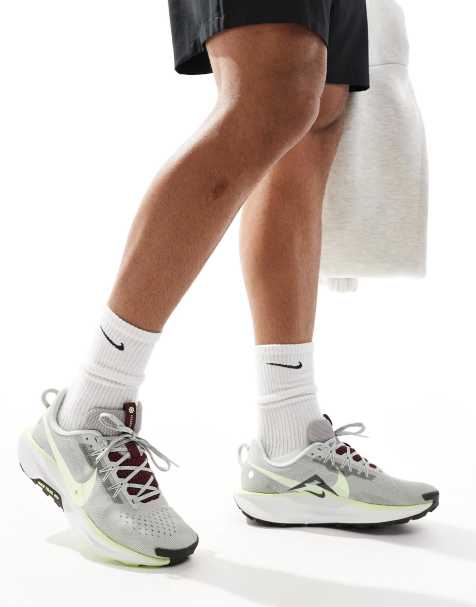 Nike Running ReactX Pegasus Trail 5 trainers in light silver - view 1