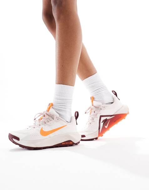 Nike Running - ReactX Wildhorse 10 - Offwhite/røde sneakers - view 1