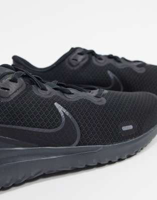 nike running renew arena trainers