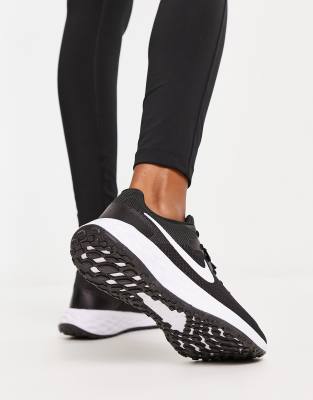 nike revolution black trainers