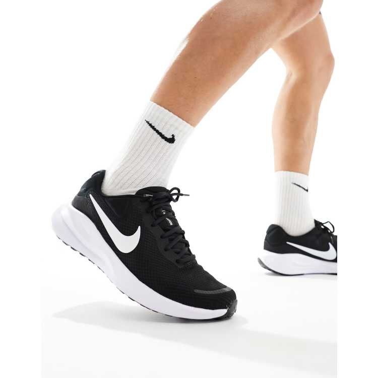 Nike Running Revolution 7 Sneaker in Schwarz und WeiB