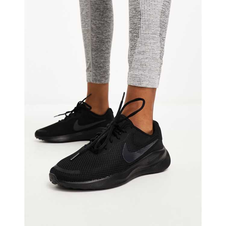 Black hotsell nike revolution