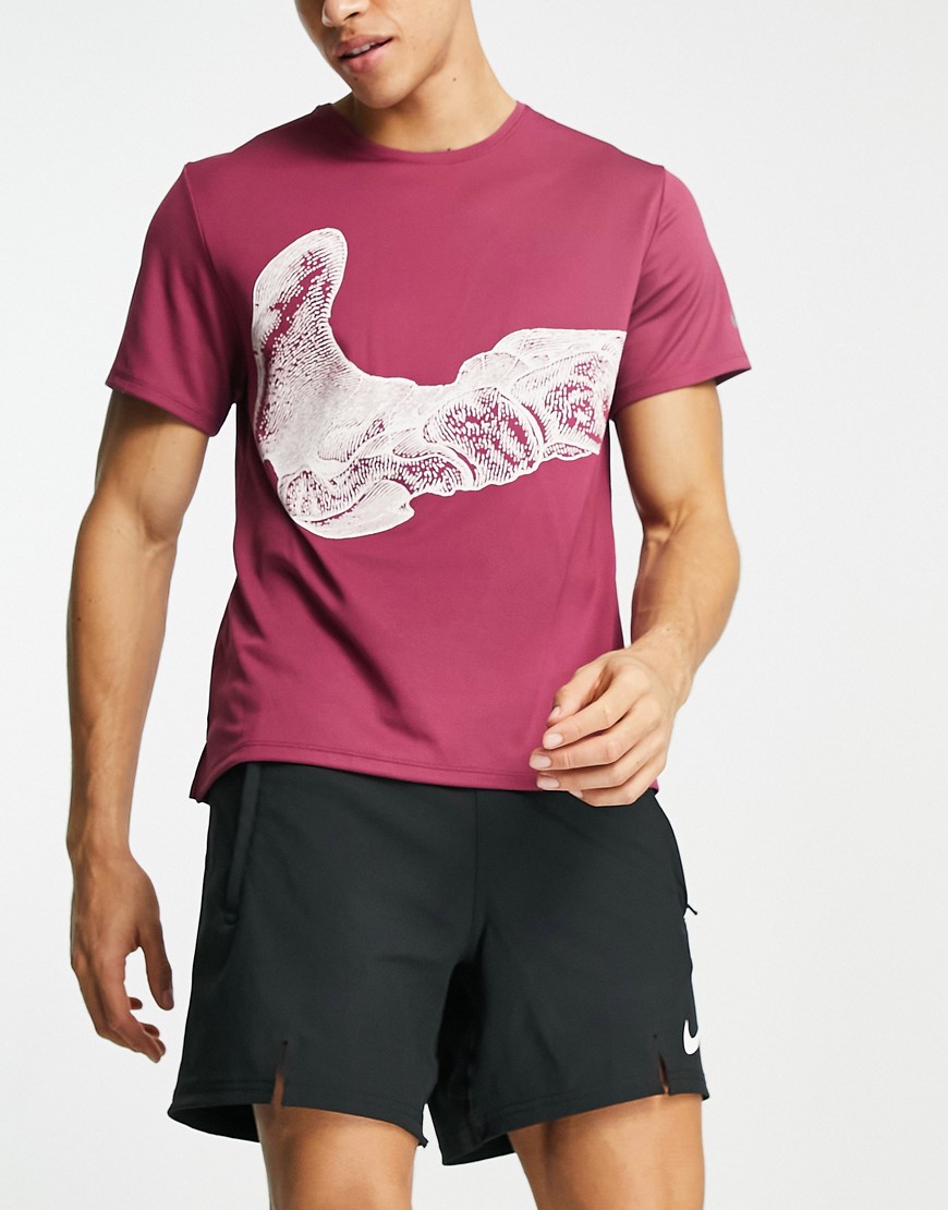Nike Running Run Division bone graphic t-shirt in purple