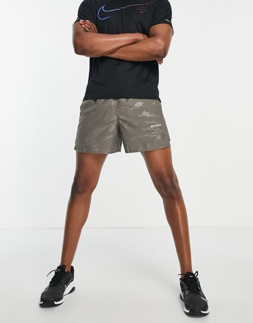 Nike Men's Challenger Run Division 5 Shorts - Running Bear