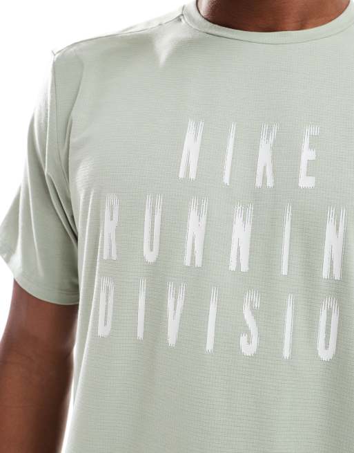 Nike Running – Run Division Dri-FIT – Jasnozielony T-shirt z logo, 4 z 4