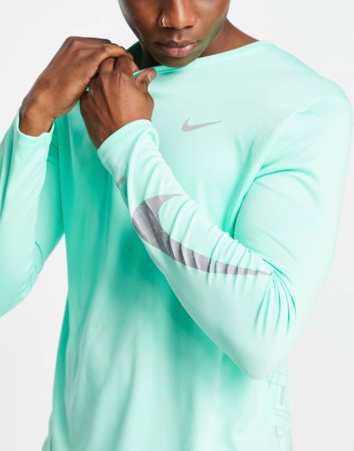 Nike Running - Run Division Flash - Dri-FIT - Miler - Reflecterende top met lange mouwen in mintgroen