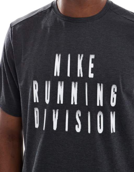 Nike Running Run Division logo graphic T-shirt in black, 2 of 4