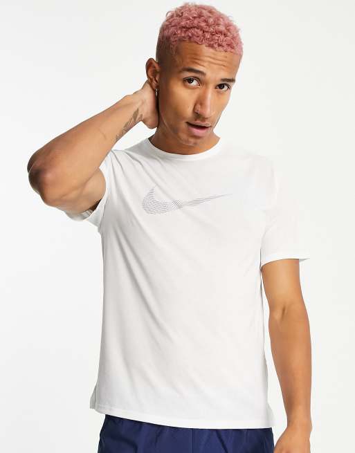Nike Running – Run Division Miler – T-Shirt in Weiß mit Swoosh-Logo