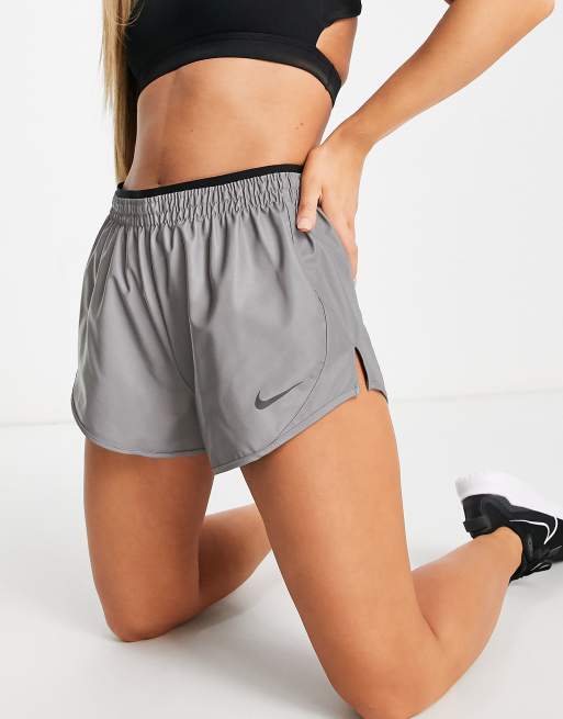 Nike Running - Run Division - Reflecterende short in zwart