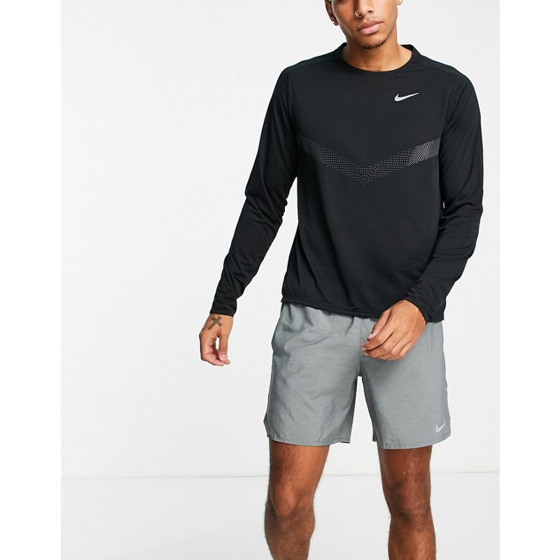 Nike Running - Run Division Rise 365 Flash - T-shirt nera a maniche lunghe