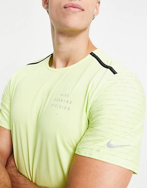  Nike Running Run Division Statement t-shirt in yellow 
