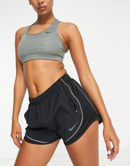 Escritura efectivo Por encima de la cabeza y el hombro Nike Running Run Division Tempo Luxe shorts in black | ASOS